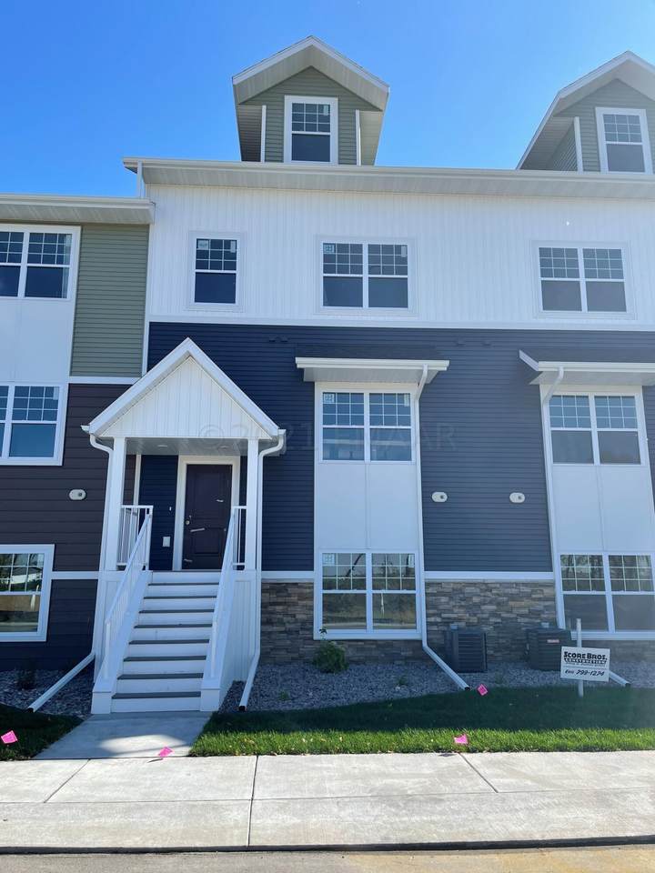 5851 41 Street - Photo 1