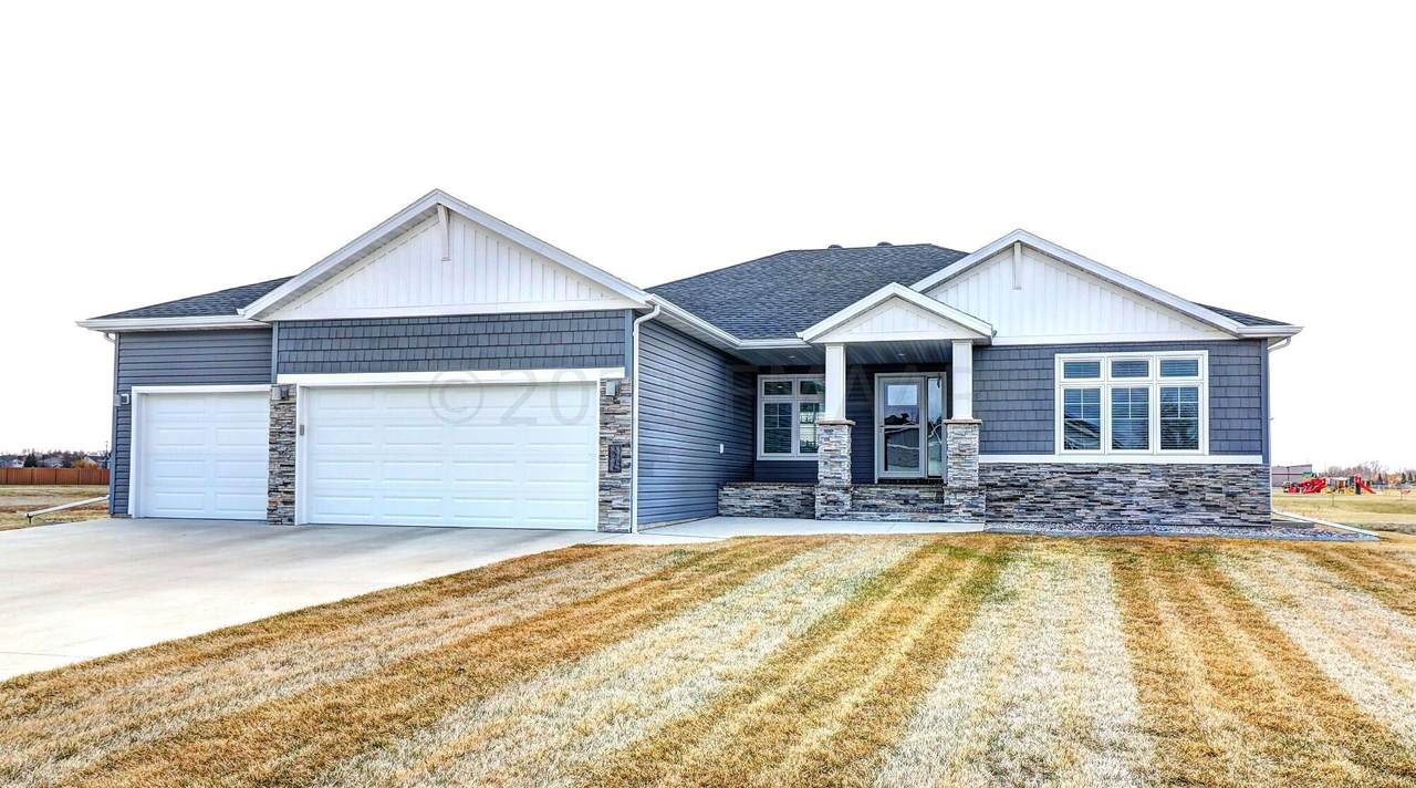3246 47 Avenue - Photo 1