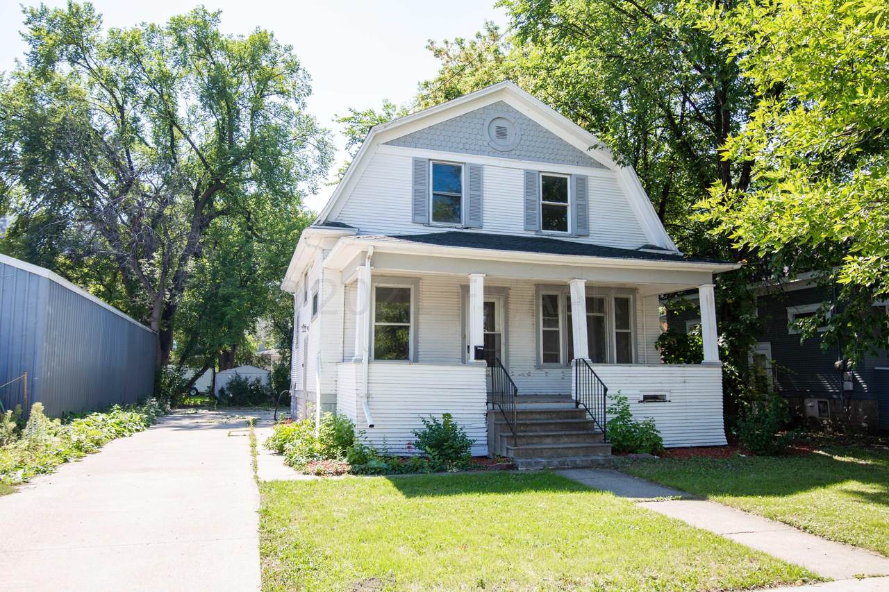 1122 4 Avenue - Photo 1