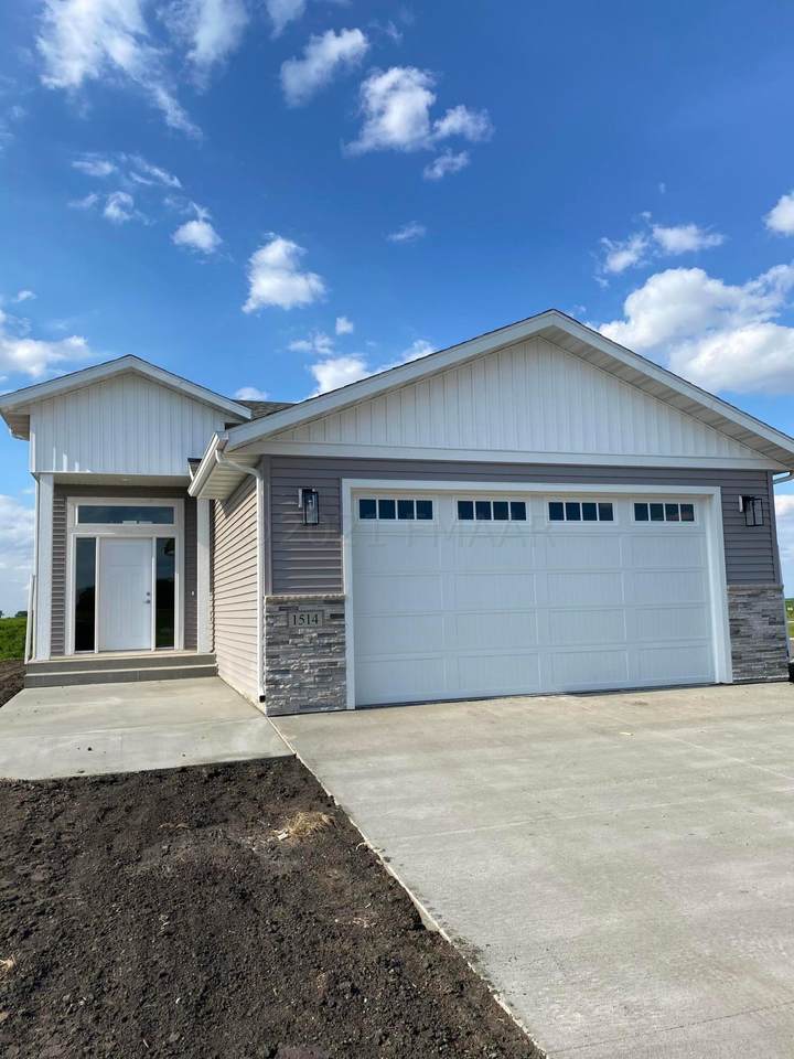 1050 Albert Drive - Photo 1