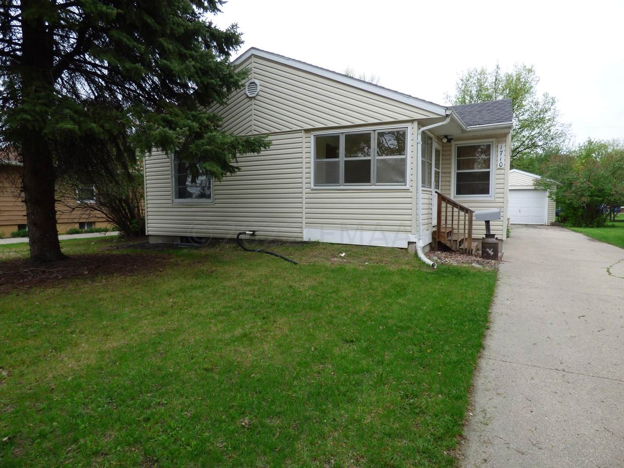 1710 6TH Street - Photo 1