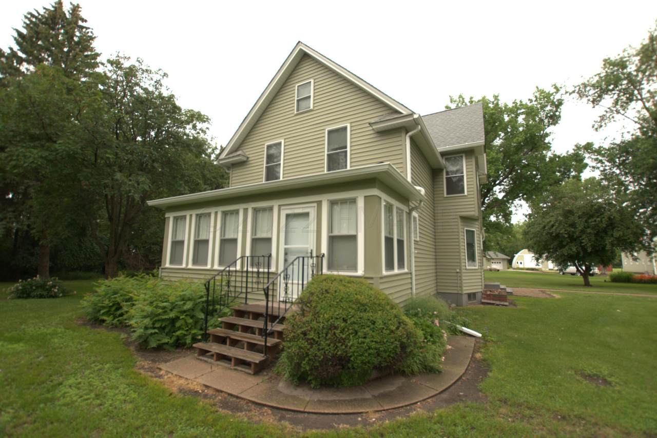 15857 10 Street - Photo 1