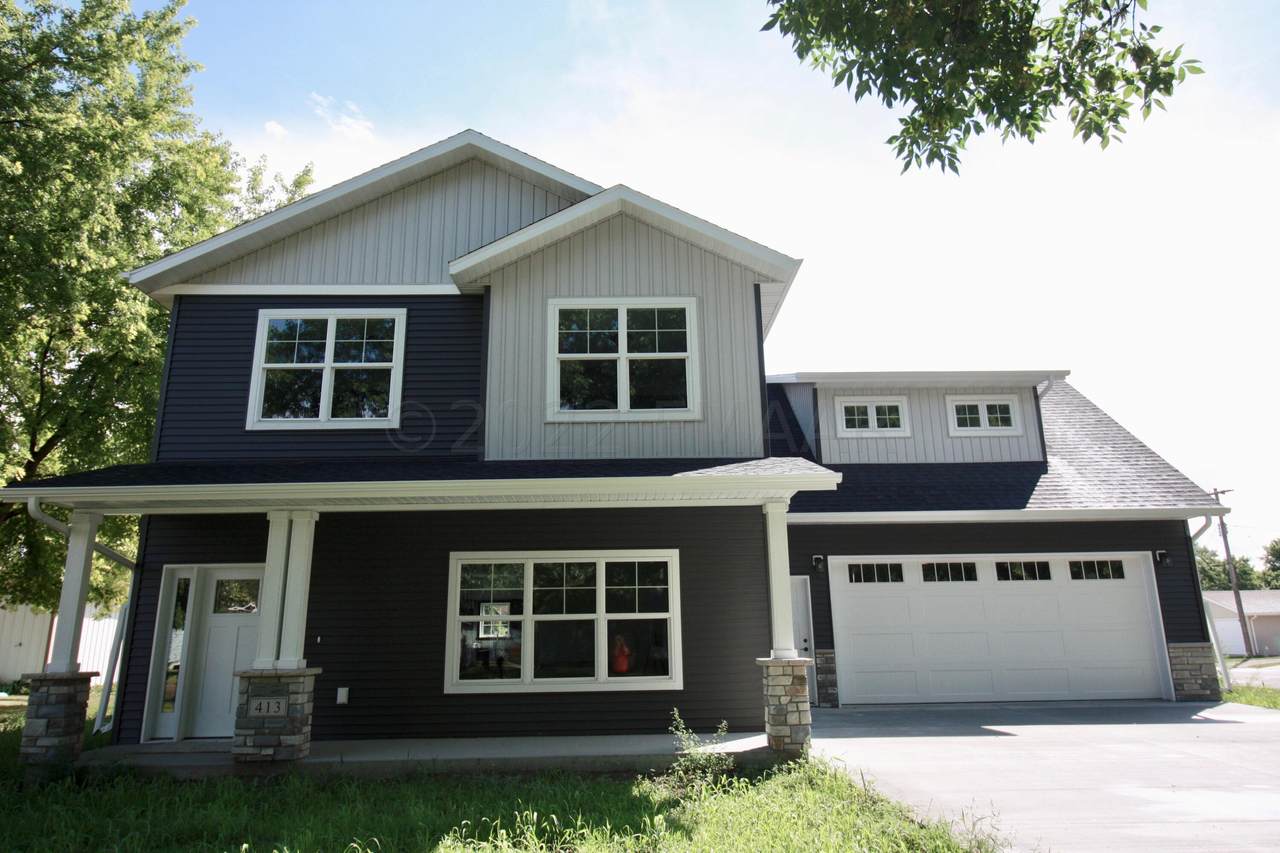 413 4TH Street - Photo 1
