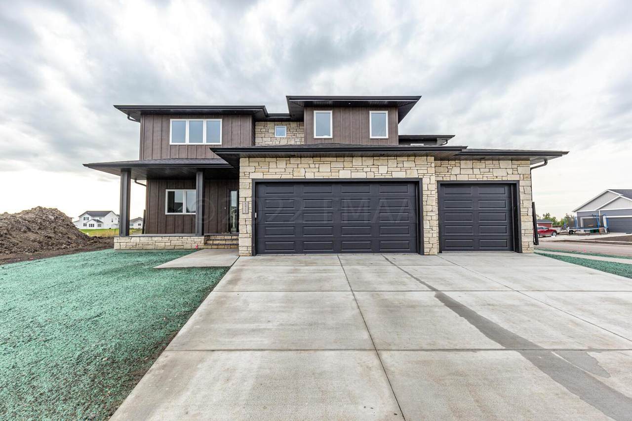 8813 Meadowlark Parkway - Photo 1