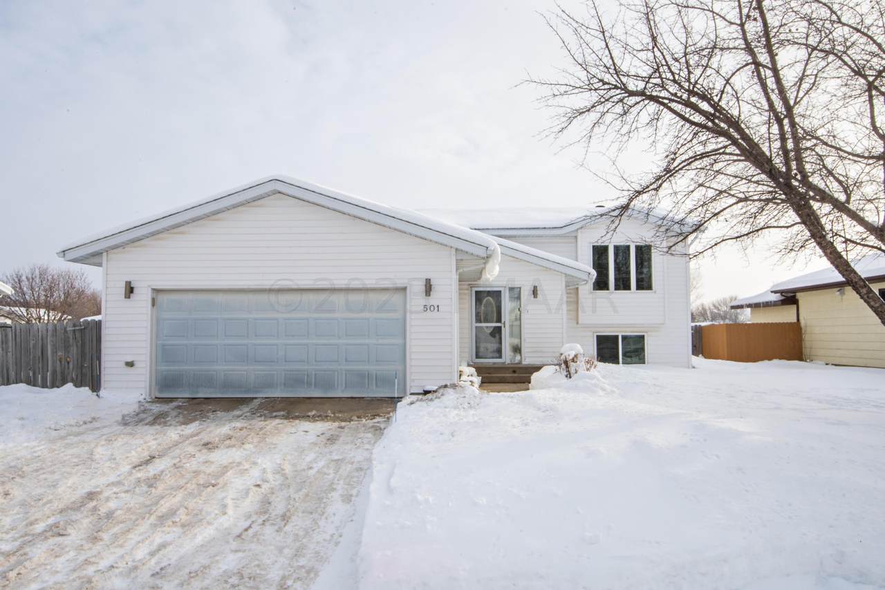 501 17 Street - Photo 1