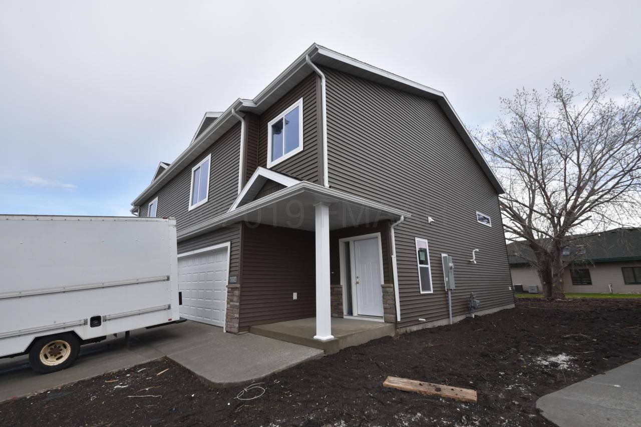 6054 14 Street - Photo 1