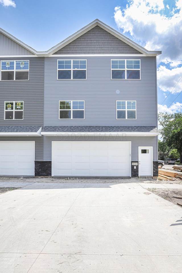 628 10TH Avenue - Photo 1