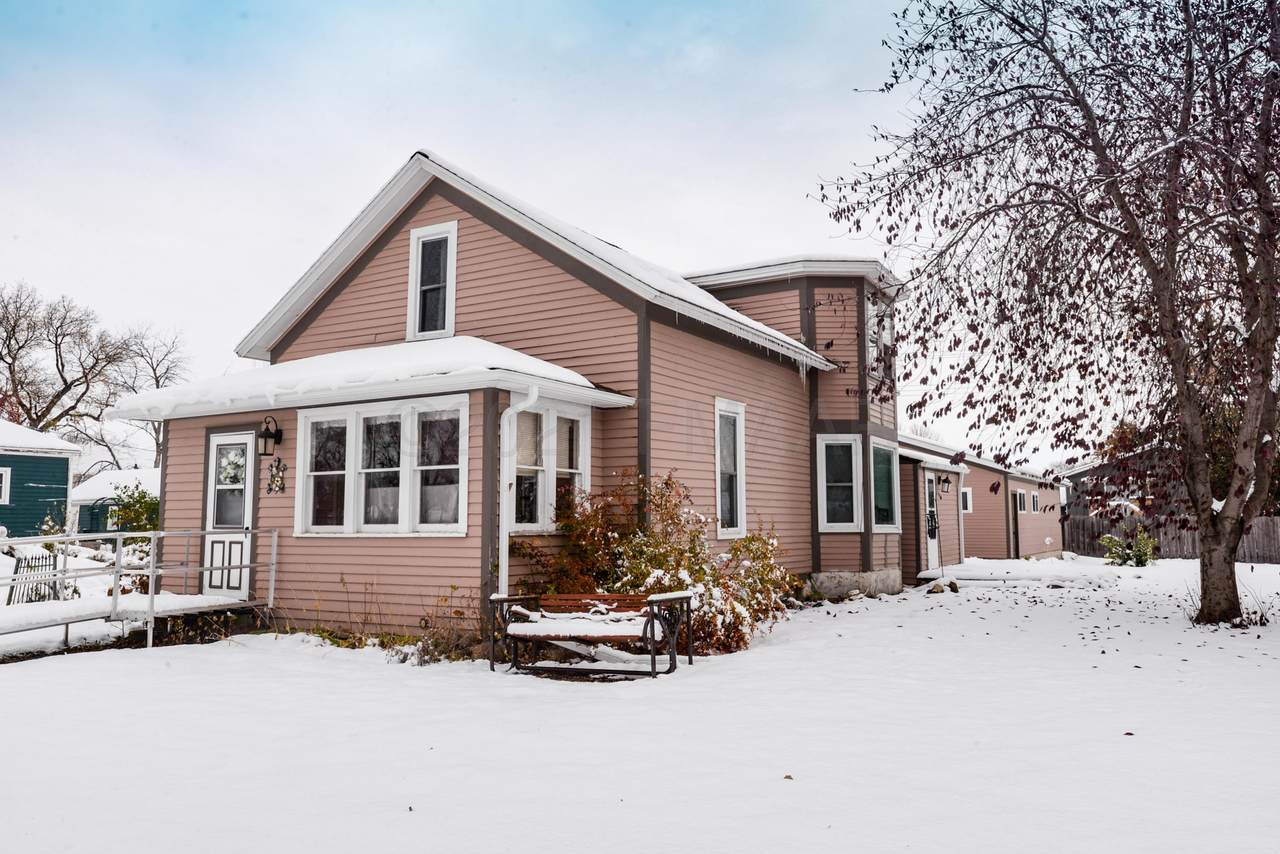 514 4 Street - Photo 1