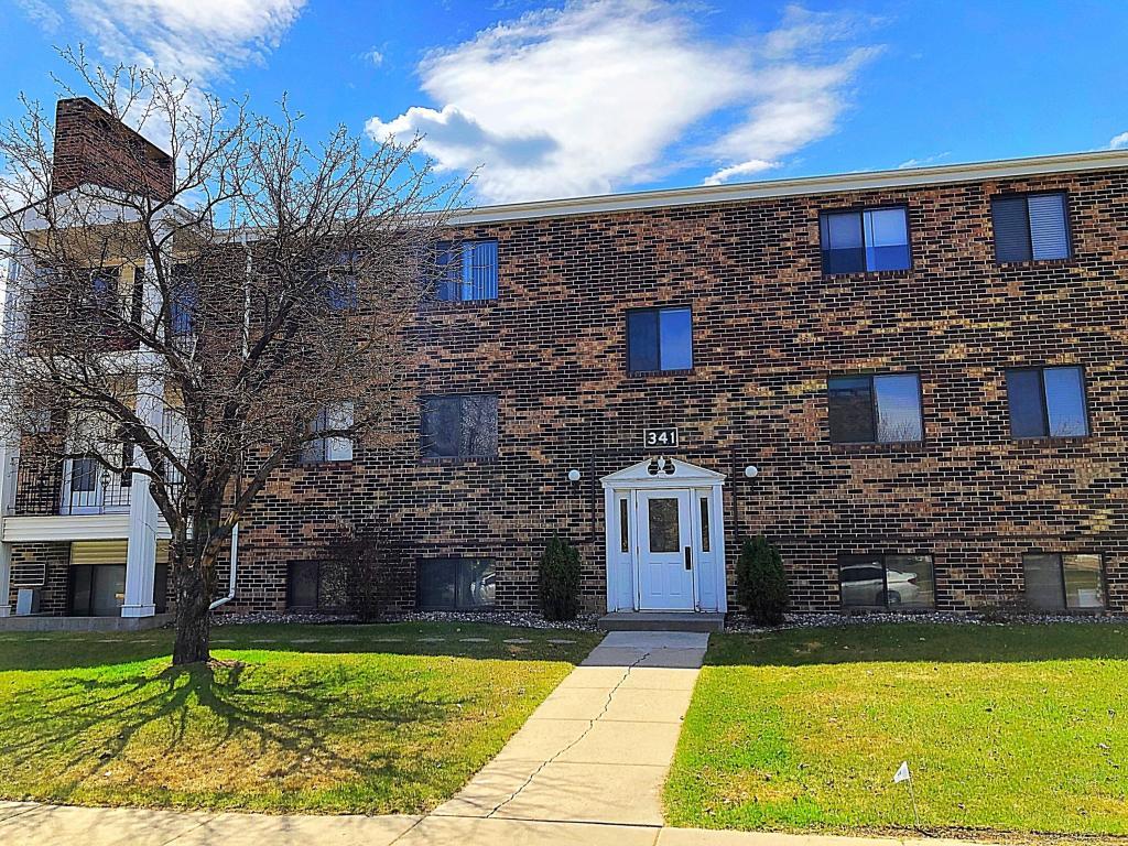 341 Prairiewood Circle - Photo 1