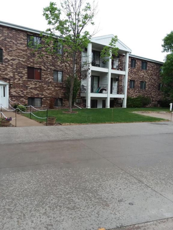 311 Prairiewood Circle - Photo 1