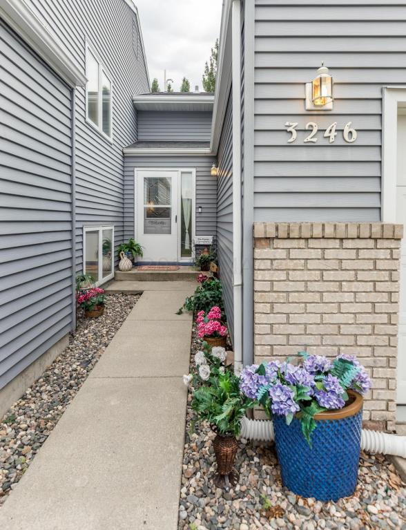 3246 30 Avenue - Photo 1