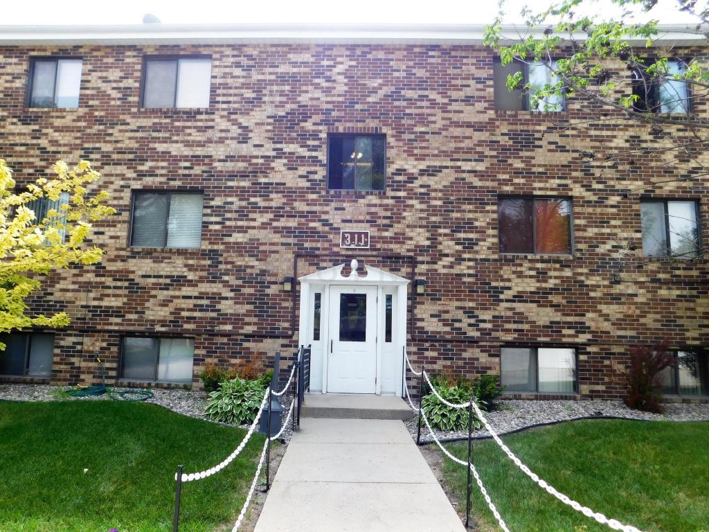 311 Prairiewood Circle - Photo 1
