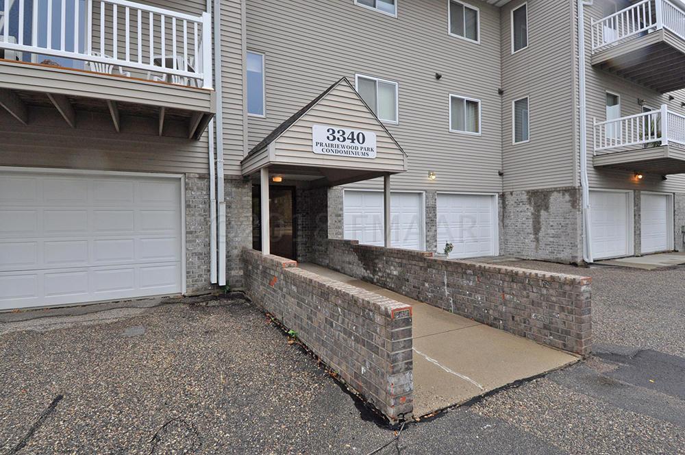 3340 17 Avenue - Photo 1