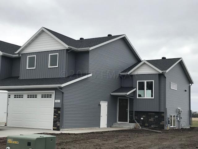 323 14TH Street - Photo 1