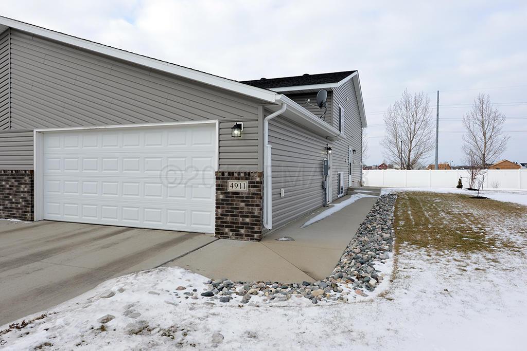 4911 55 Street - Photo 1
