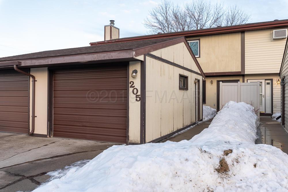 205 20 Street - Photo 1