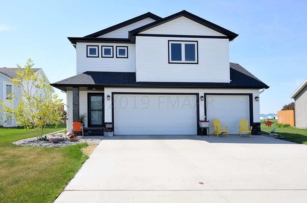 910 4 Avenue - Photo 1