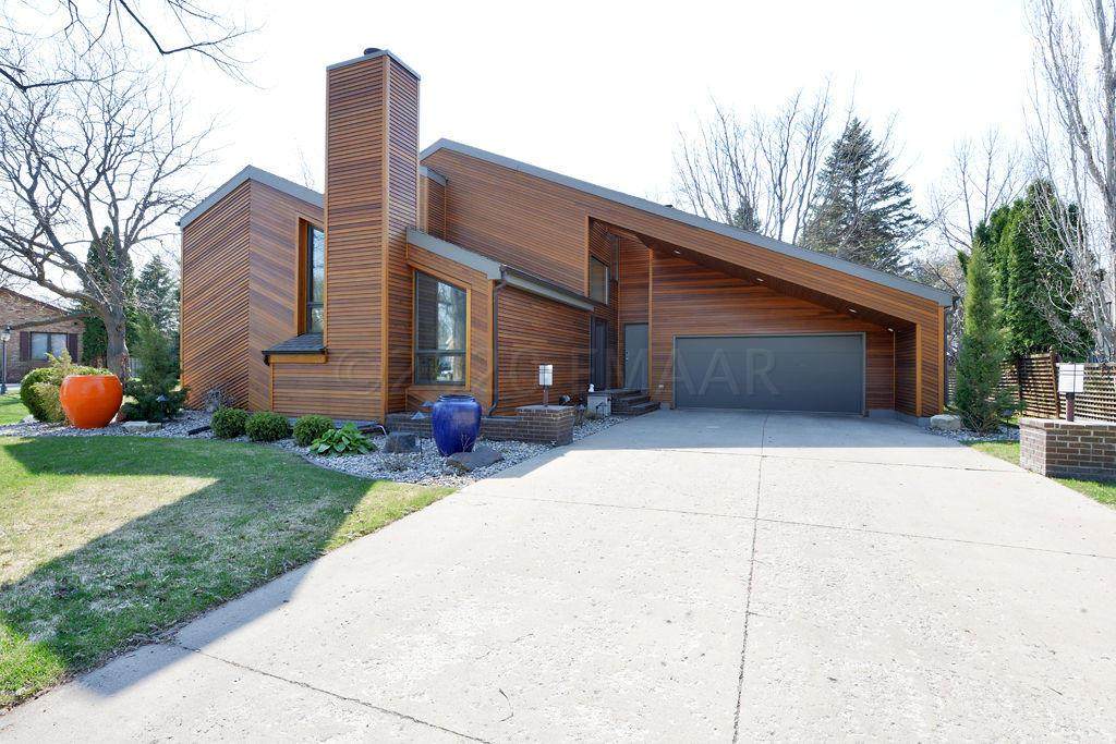 1307 Elm Circle - Photo 1