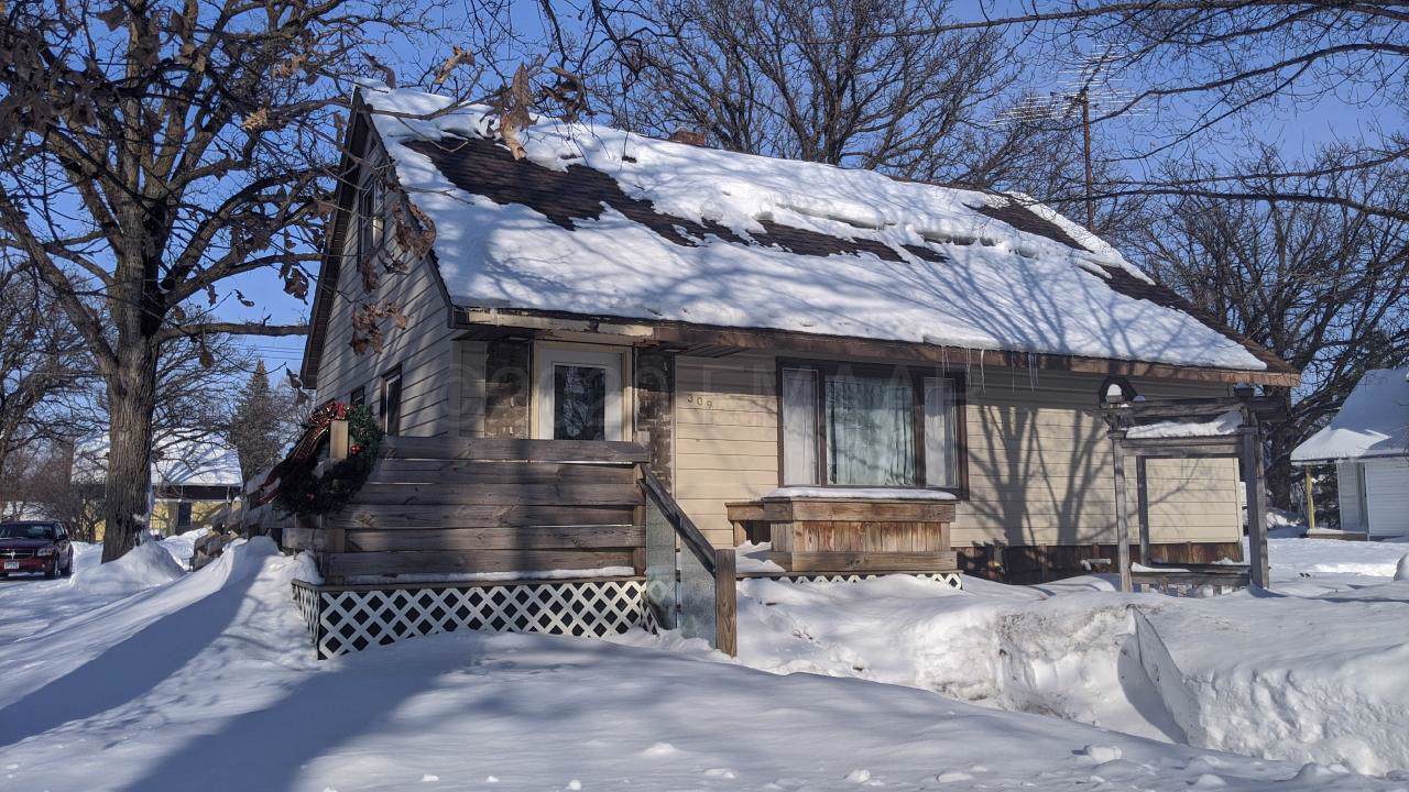 309 Pleasant Avenue - Photo 1