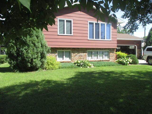 718 2ND Street - Photo 1