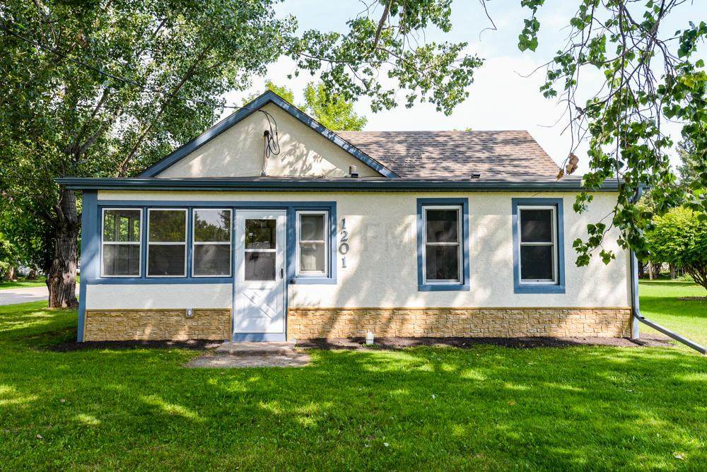 1201 1 Street - Photo 1
