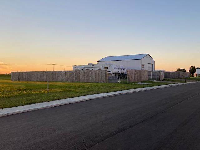 905 2ND Street - Photo 1