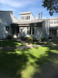 645 21 Avenue - Photo 1