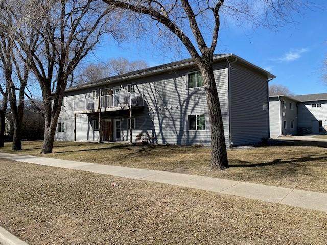 303 16TH Street - Photo 1