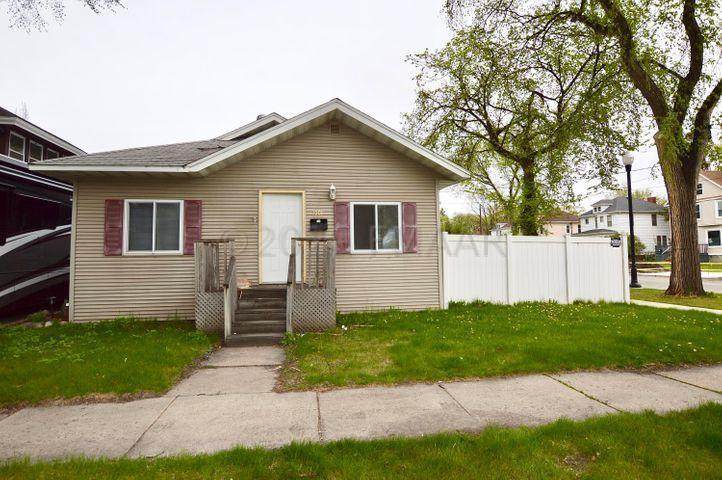 1001 9 Avenue - Photo 1