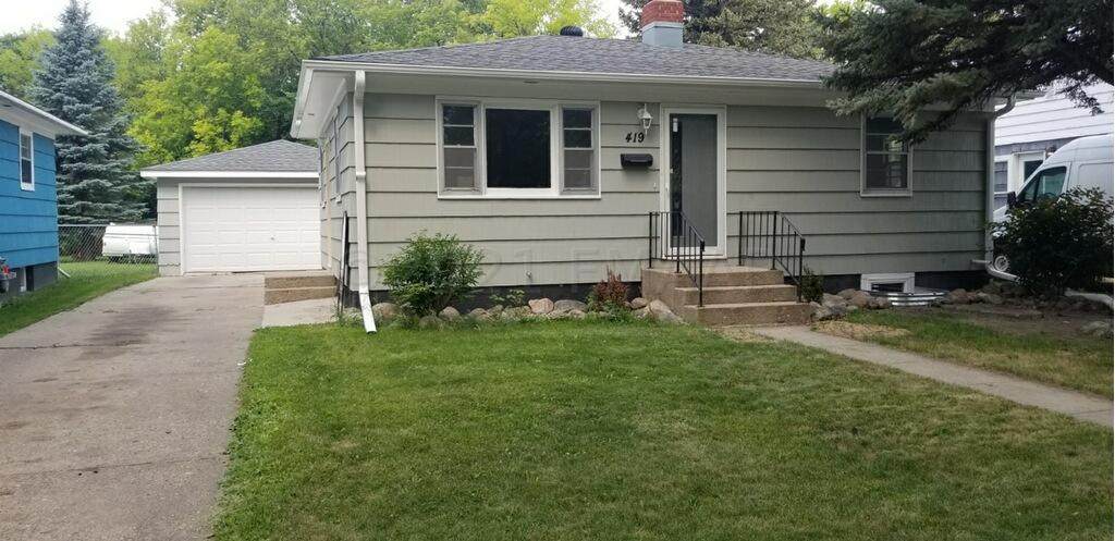 419 18TH Street - Photo 1
