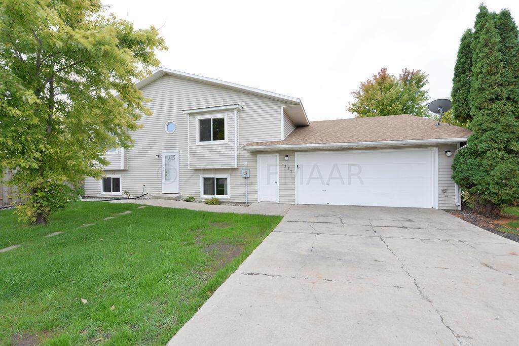 2532 23 Avenue - Photo 1
