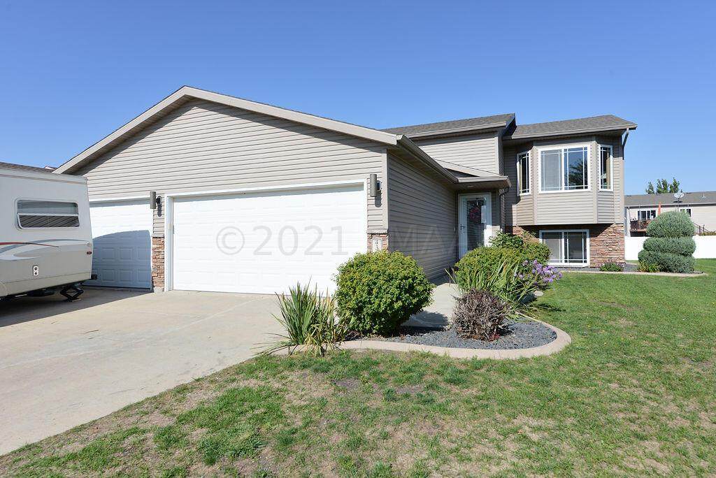 4363 46 Avenue - Photo 1