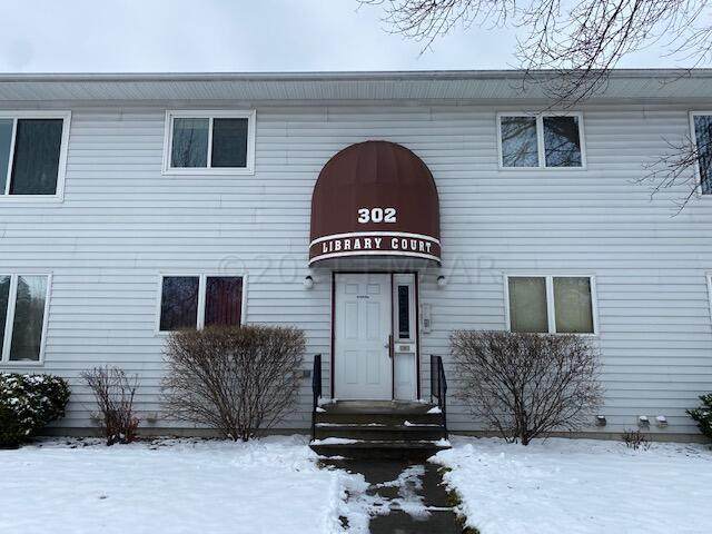302 4TH Street - Photo 1