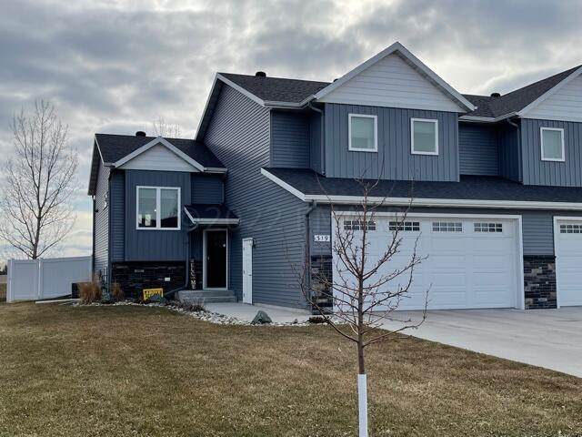 319 14TH Street - Photo 1