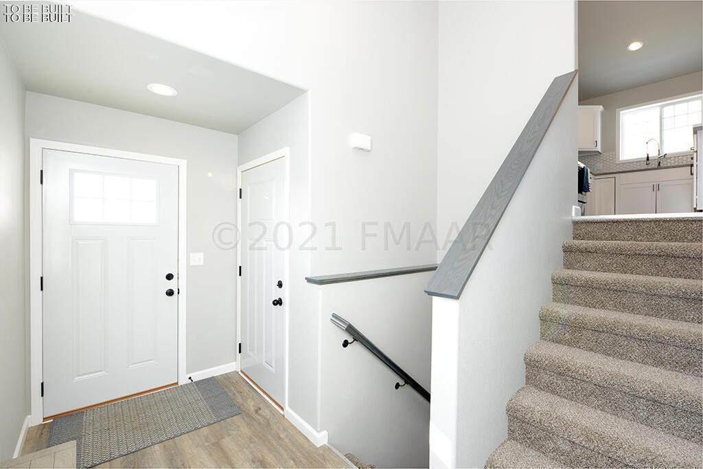 166 Pine Avenue - Photo 1