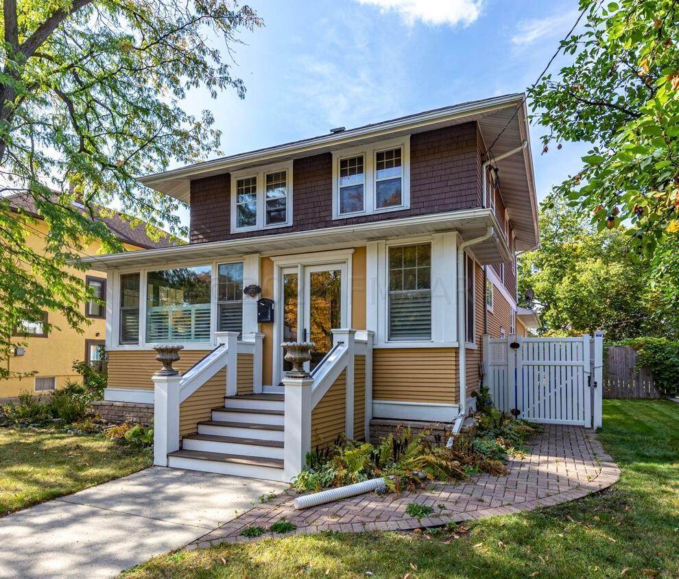 1128 7 Street - Photo 1