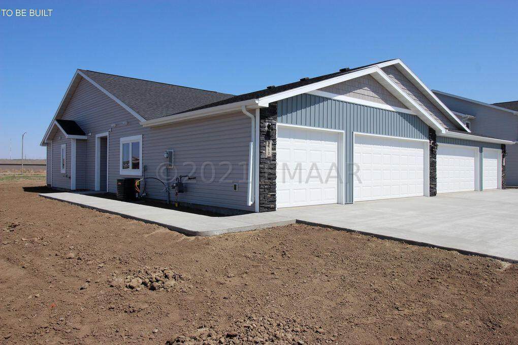 505 34 Way - Photo 1