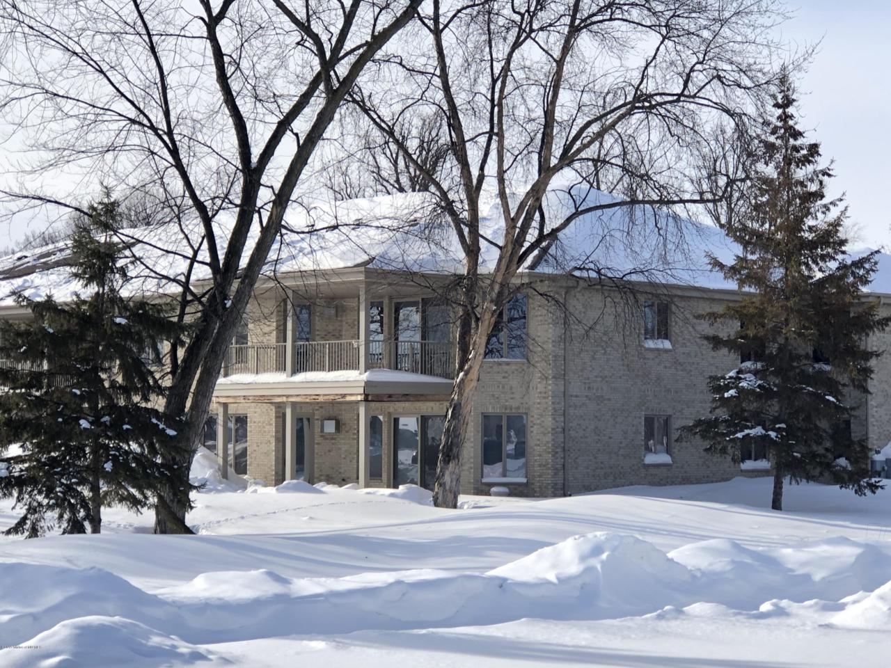 502 West Lake Drive - Photo 1
