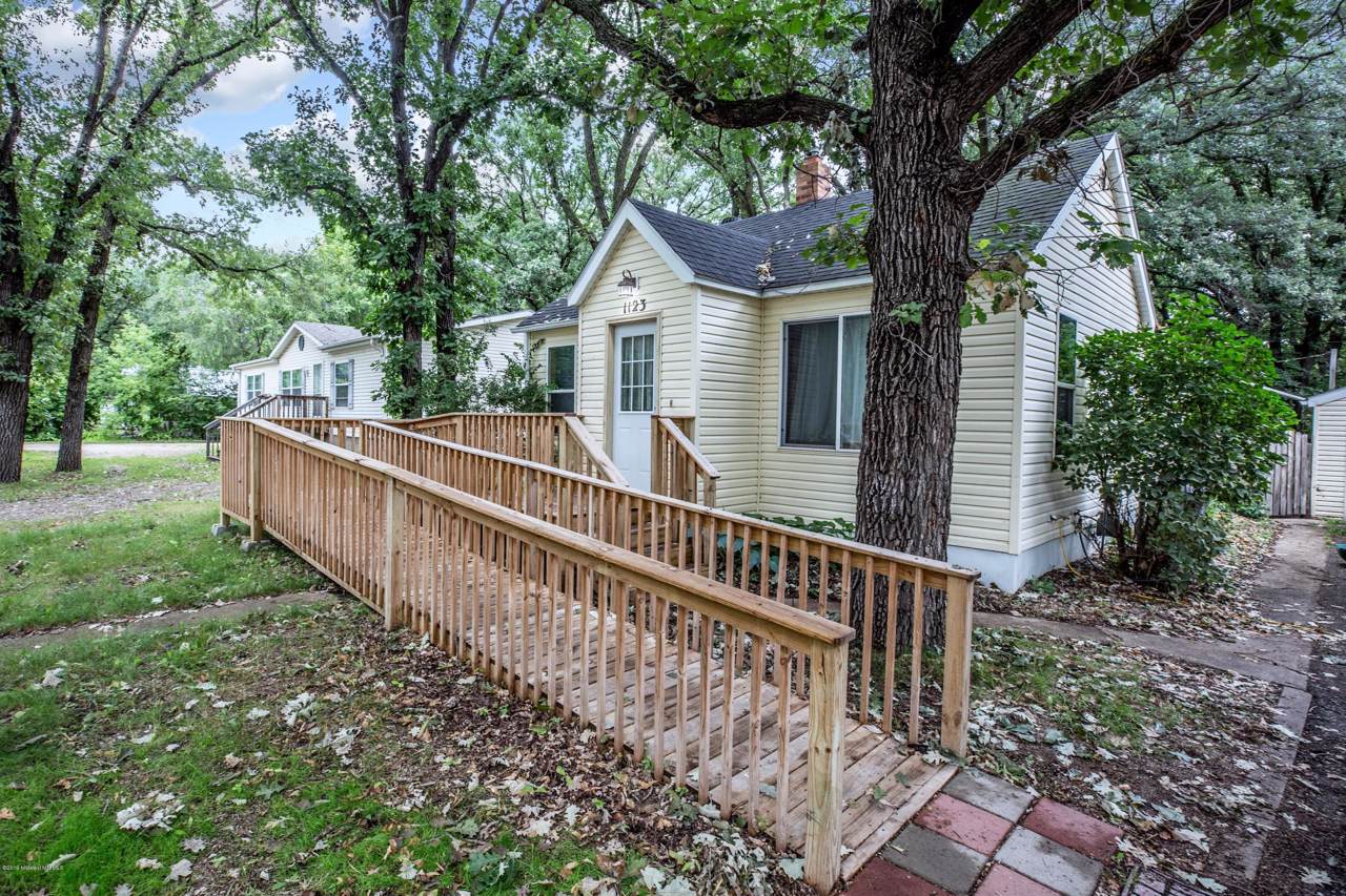 1123 Wilson Avenue - Photo 1
