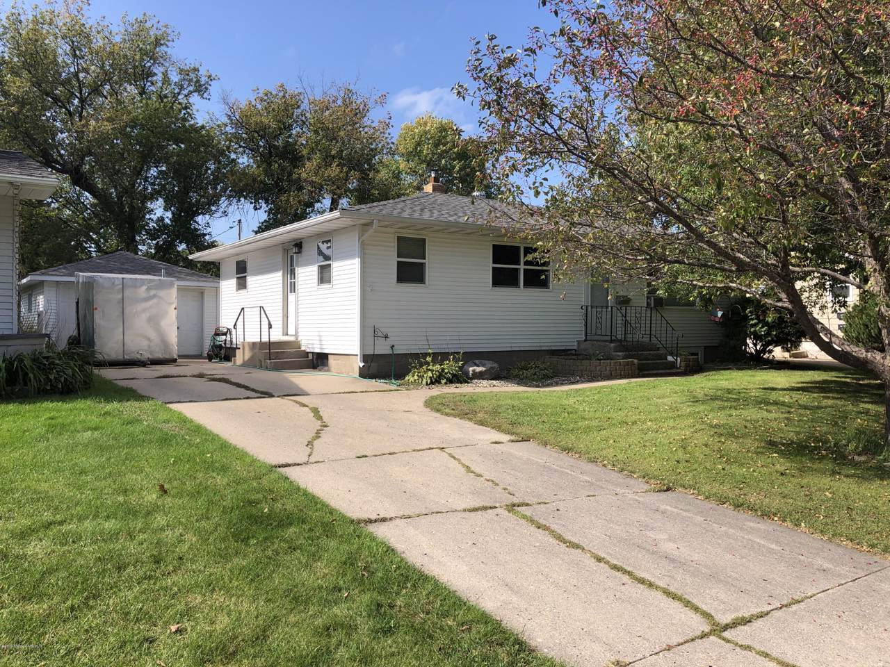 1124 Rossman Avenue - Photo 1