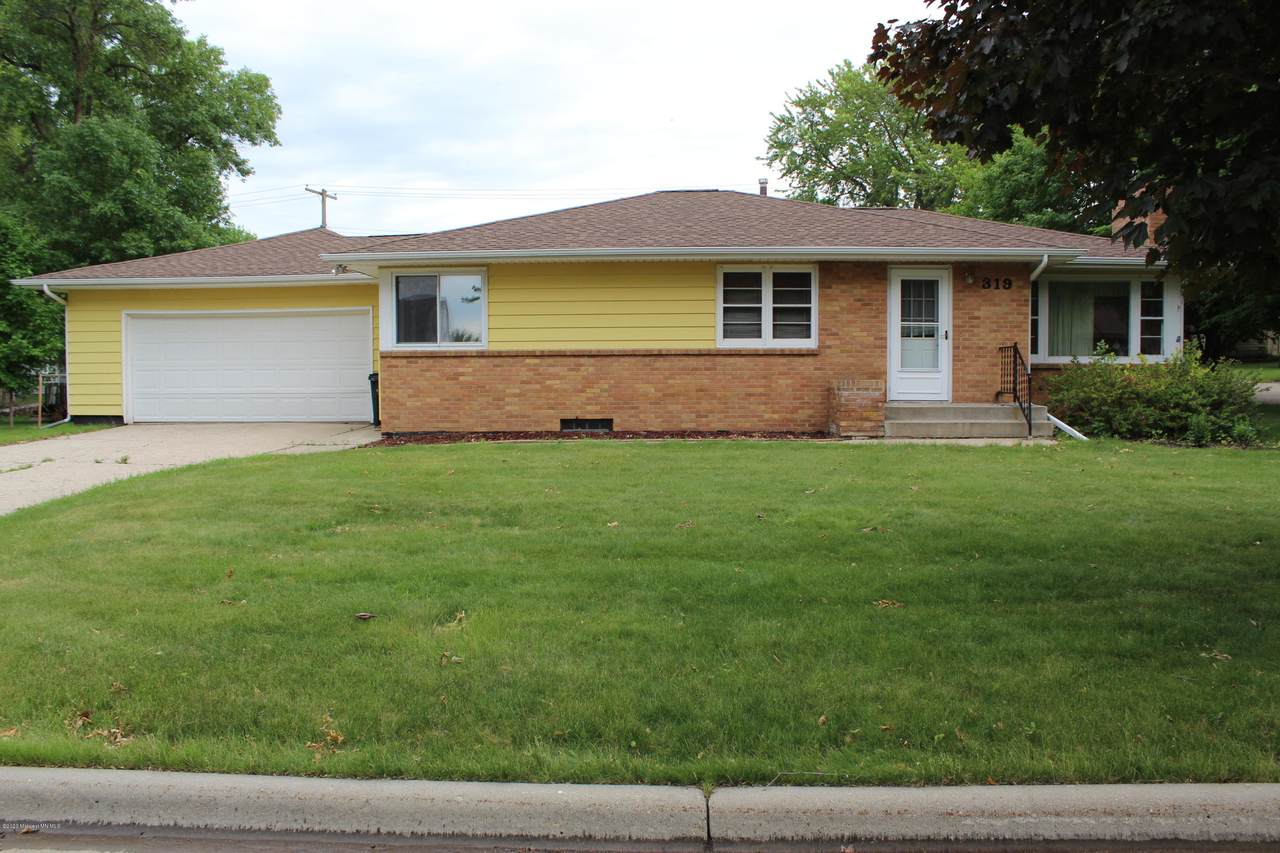 319 6th Avenue - Photo 1