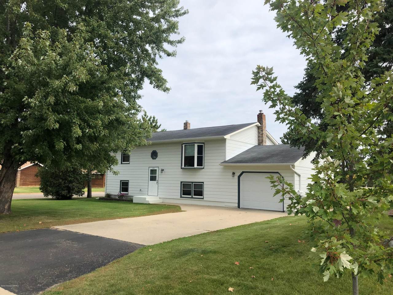 320 9th Street - Photo 1