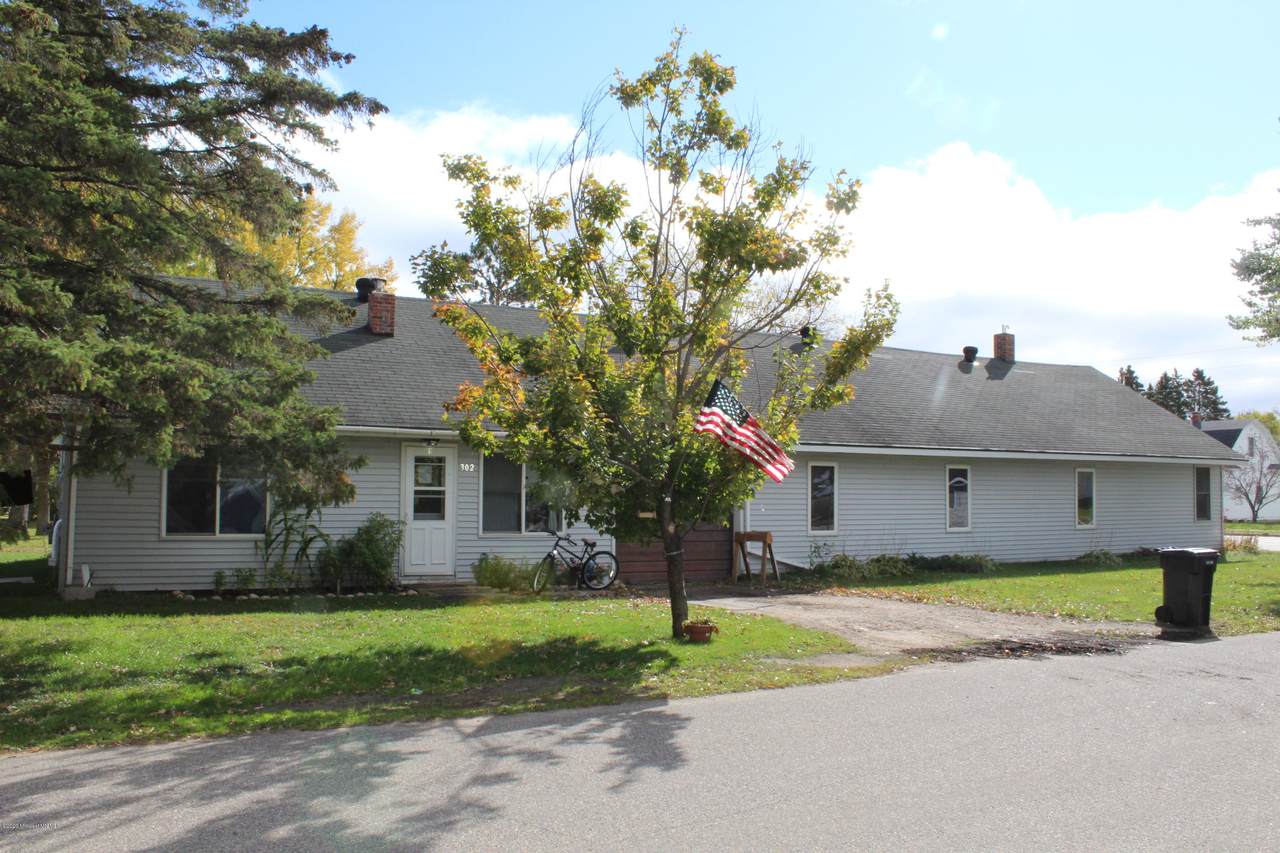 302 Minnesota Avenue - Photo 1