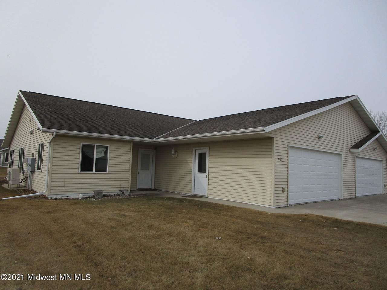 908 Maplewood Drive - Photo 1
