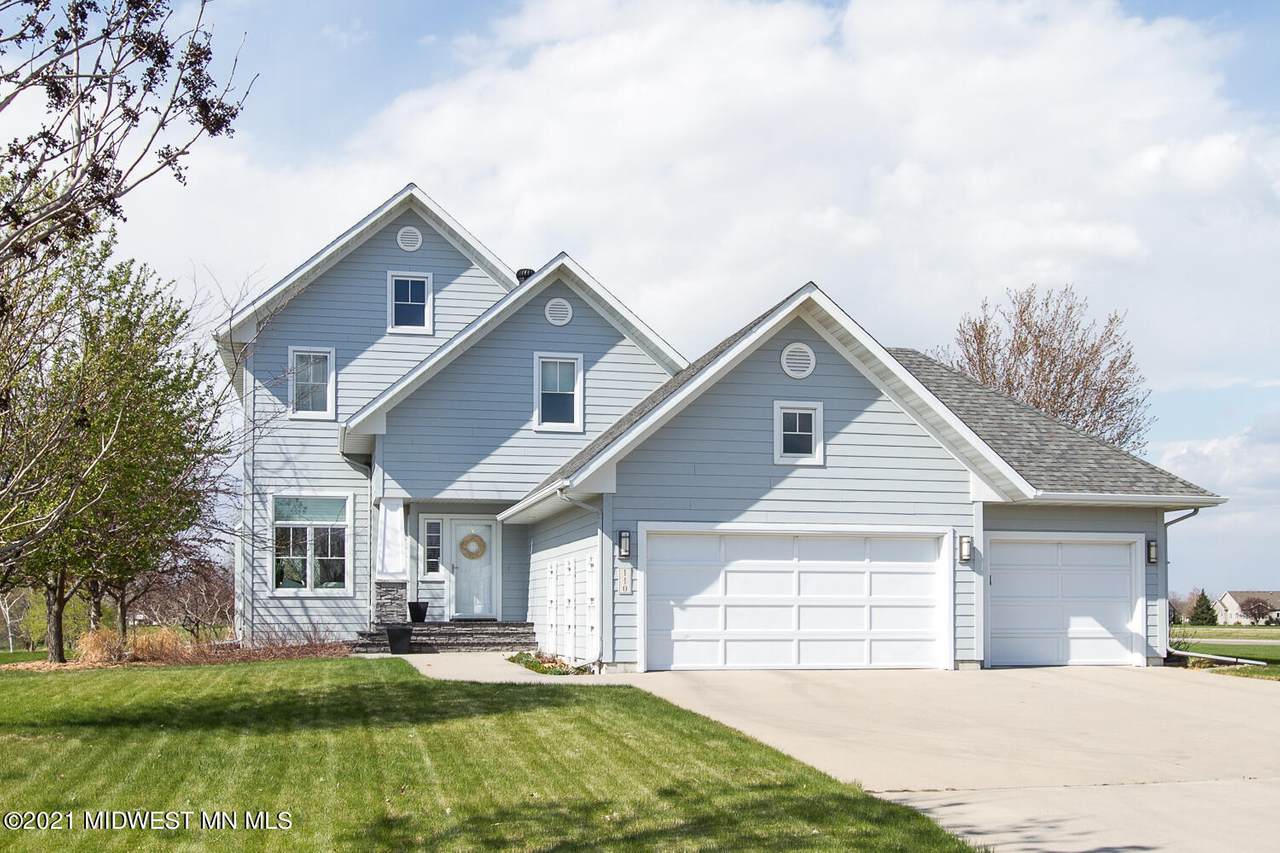 110 48 Avenue - Photo 1