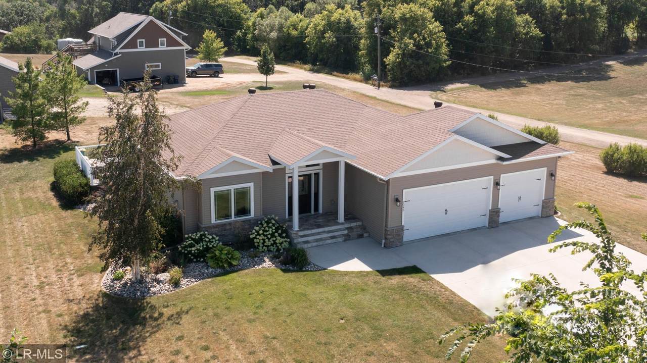 1045 Verlin Lane - Photo 1