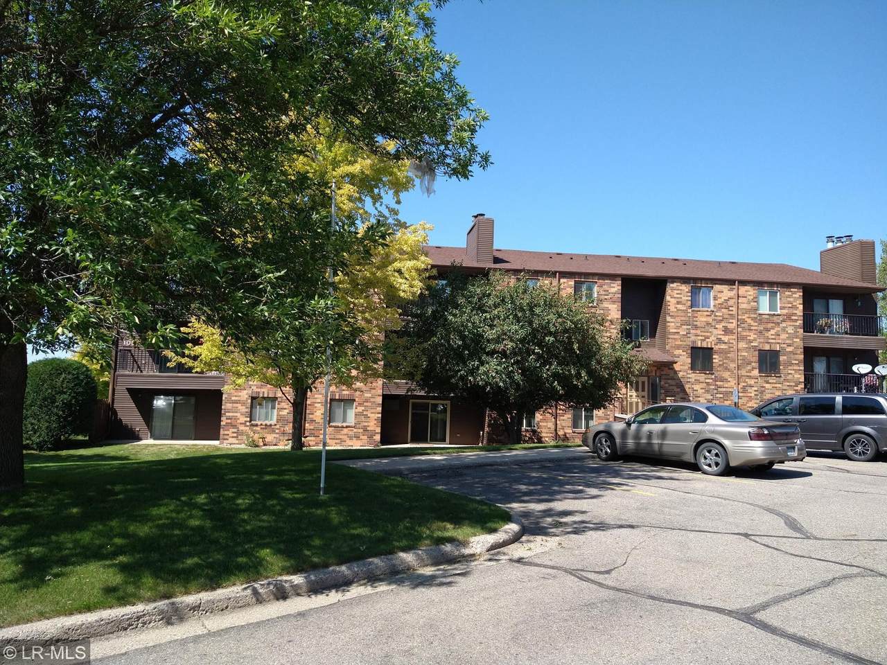 100 Kennedy Park Circle - Photo 1
