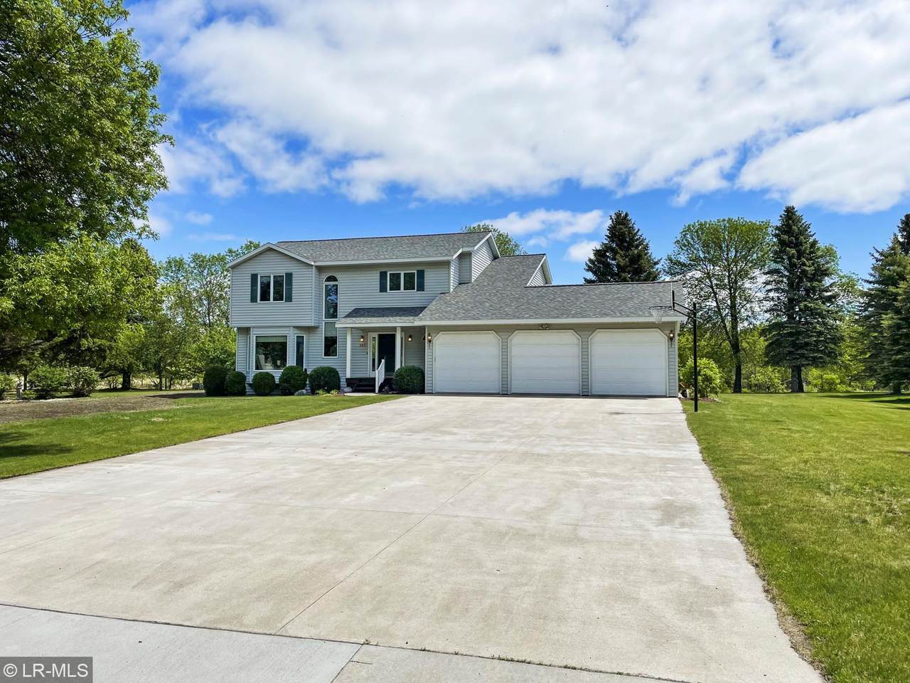 137 Fern Road - Photo 1