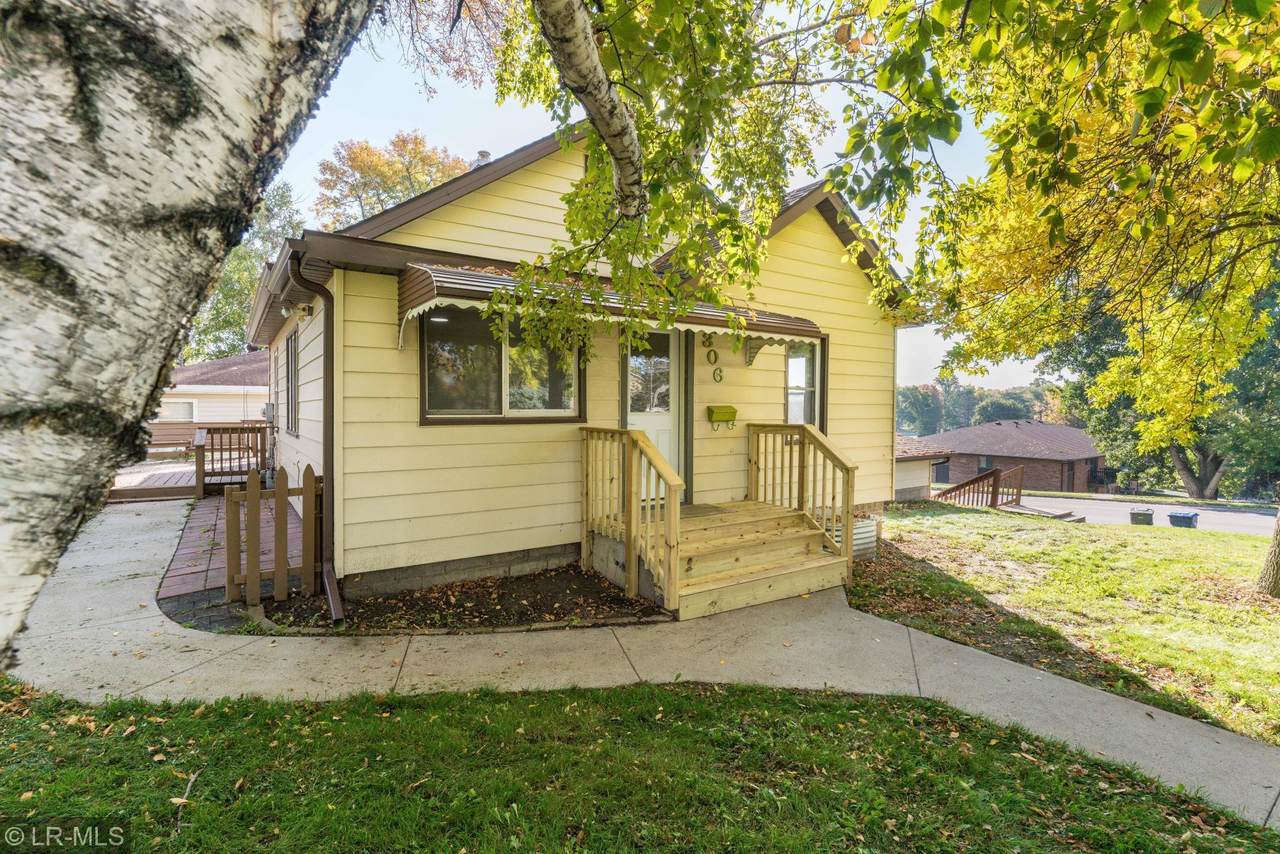 306 Burlington Avenue - Photo 1