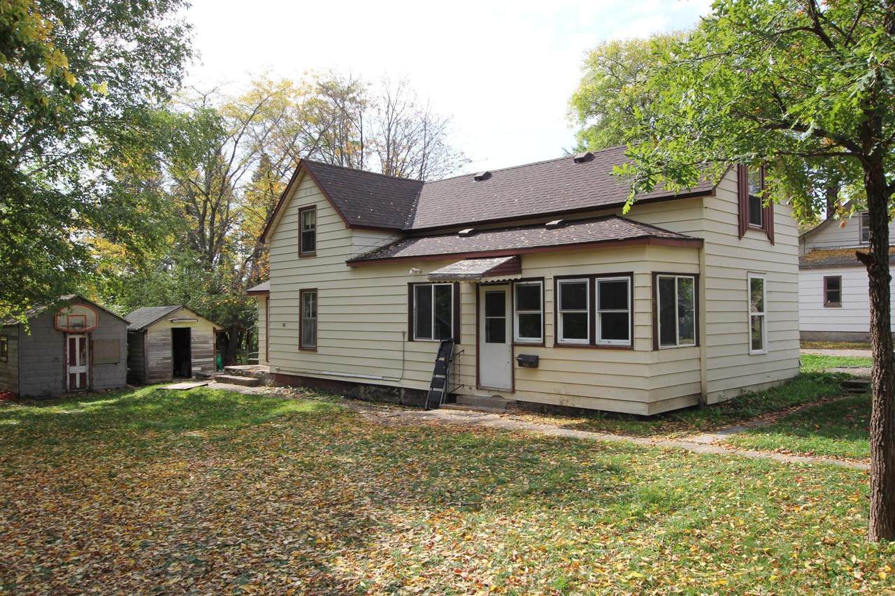 810 Riverside Court - Photo 1